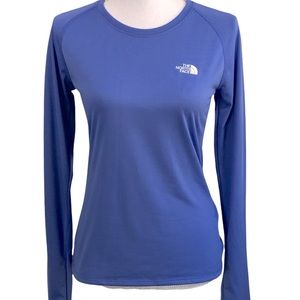 THE NORTH FACE - IN EXCELLENT CONDITION SIZE SMALL LONG SLEEVE TEE - B16